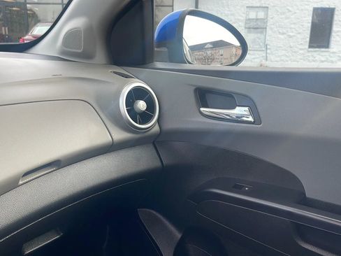 Used 2020 Chevrolet Sonic LT image 23