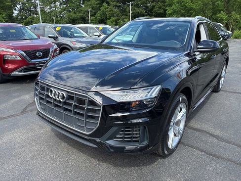 Used 2023 Audi Q8 Premium Plus AWD/4WD image 3