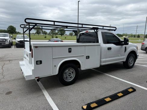 Used 2017 Ford F250 XL w/ Power Equipment Group RWD image 2