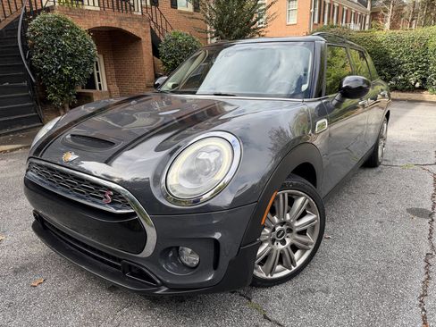 Used 2017 MINI Cooper Clubman S image 1