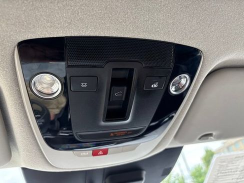 Used 2024 Kia Niro EX Touring FWD image 22