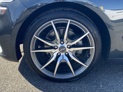 Used 2023 Genesis G70 2.0T image 9