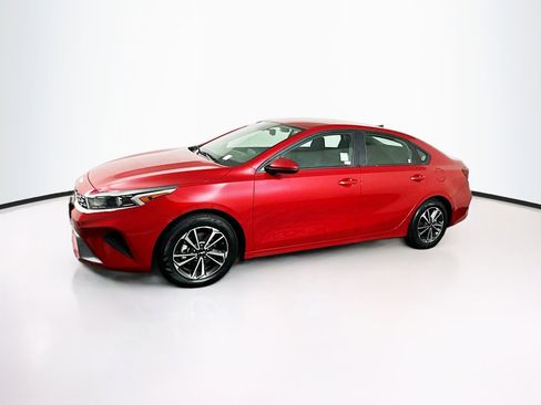 Used 2024 Kia Forte LXS image 4