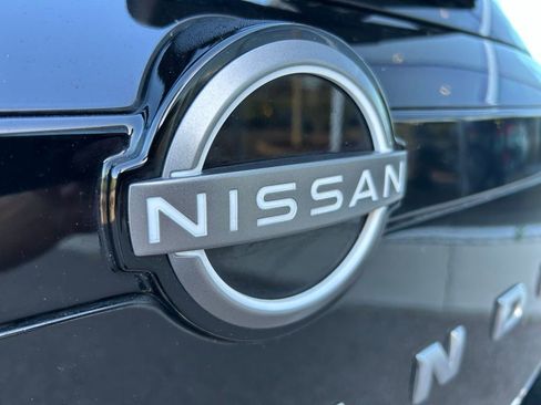 Used 2023 Nissan Pathfinder Platinum w/ Cargo Package image 12