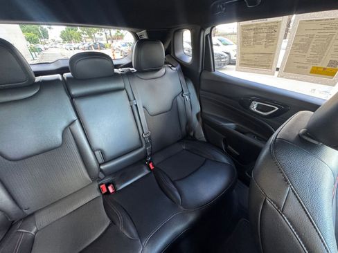 Used 2025 Jeep Compass Trailhawk image 36