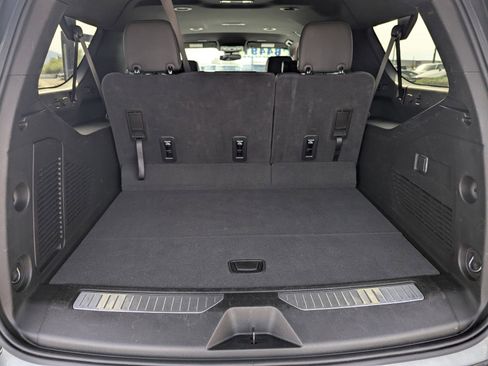 Certified 2025 Chevrolet Suburban Z71 image 10