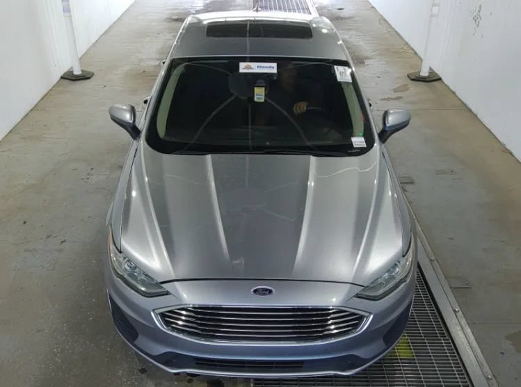 Used 2020 Ford Fusion SE FWD image 4