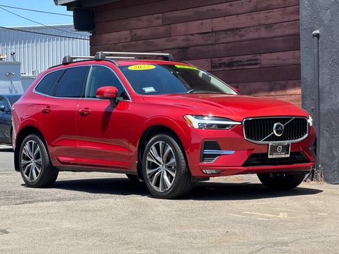 Used 2022 Volvo XC60 B5 Momentum w/ Advanced Package AWD/4WD image 9