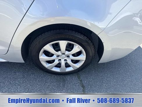 Used 2024 Toyota Corolla LE FWD image 12