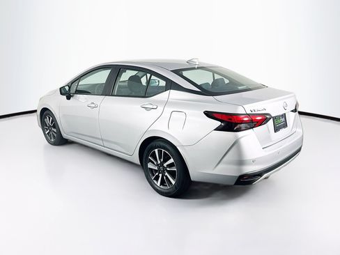 Used 2025 Nissan Versa SV FWD image 5