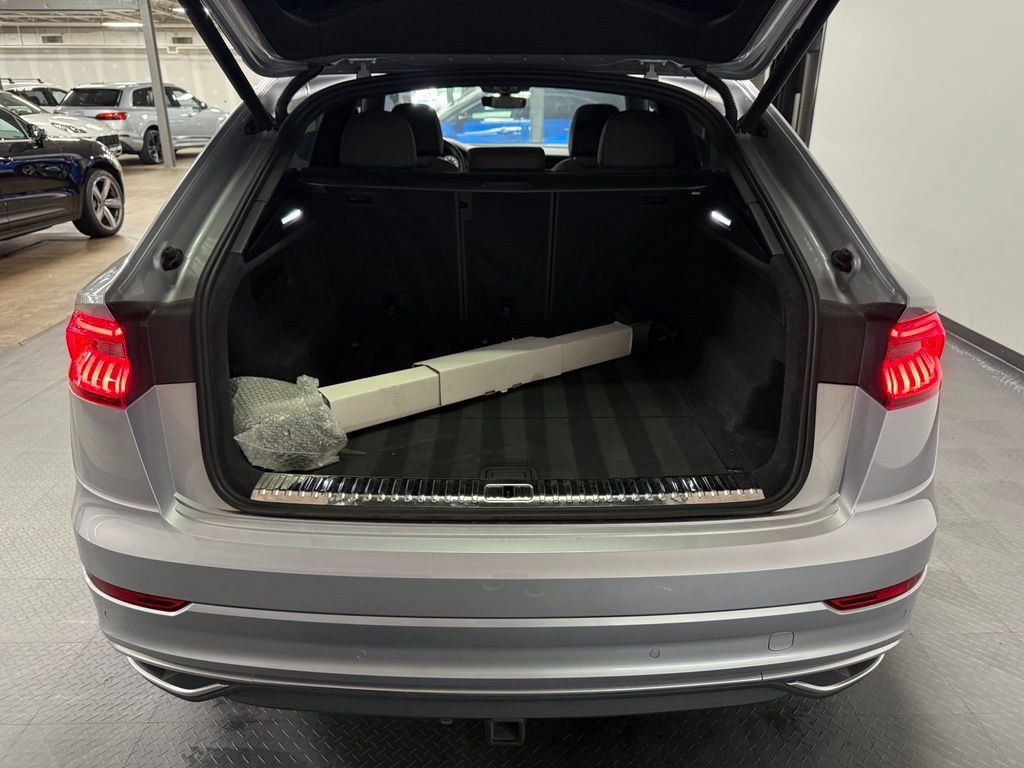 Used 2021 Audi Q8 Premium Plus w/ Premium Plus Package AWD/4WD image 15