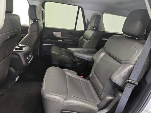 Used 2025 Ford Expedition Active AWD/4WD image 37