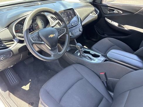 Used 2025 Chevrolet Malibu LT FWD image 18
