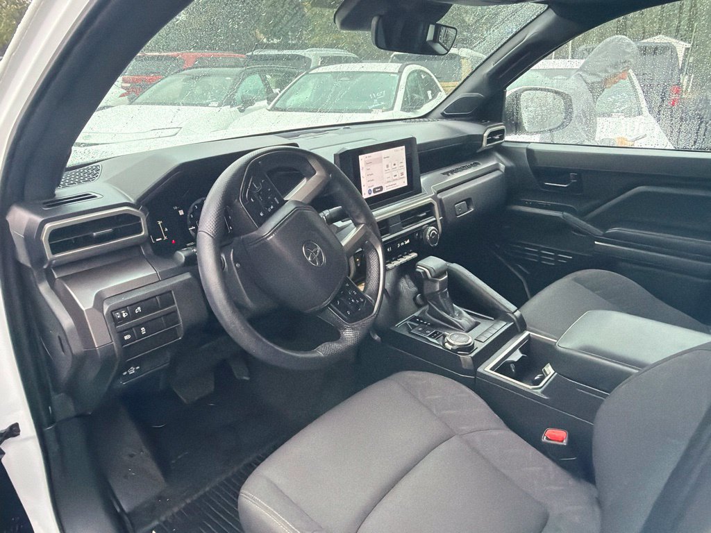 Certified 2025 Toyota Tacoma SR5 AWD/4WD image 16
