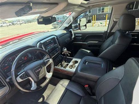 Used 2019 GMC Sierra 2500 SLT w/ Duramax Plus Package AWD/4WD image 9