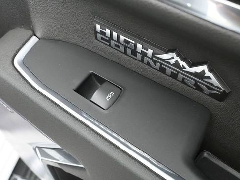 Used 2022 Chevrolet Silverado 1500 High Country image 53