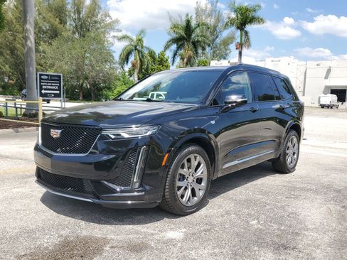 Used 2021 Cadillac XT6 Premium Luxury image 3