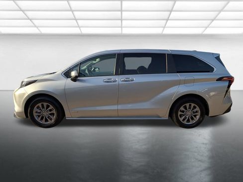 Used 2021 Toyota Sienna LE FWD image 26