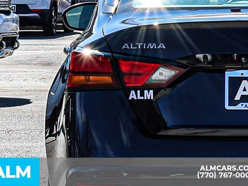 Used 2025 Nissan Altima 2.5 SV image 12
