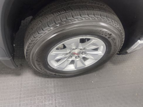 Used 2024 GMC Sierra 1500 SLE image 26