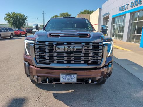 Used 2024 GMC Sierra 2500 Denali Ultimate AWD/4WD image 3