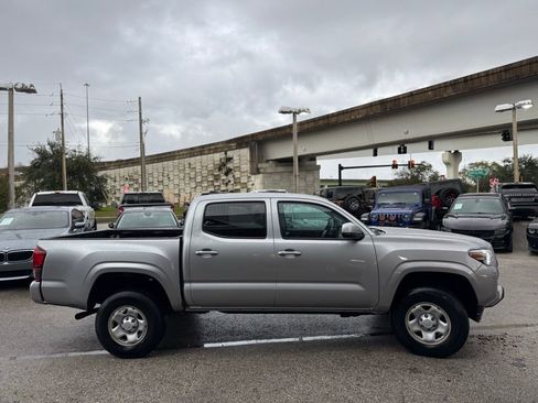 Used 2020 Toyota Tacoma SR image 9