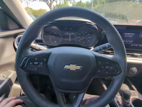 Used 2024 Chevrolet Trax LS FWD image 13