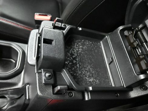 Used 2022 Jeep Wrangler Unlimited Rubicon w/ Cold Weather Group image 24