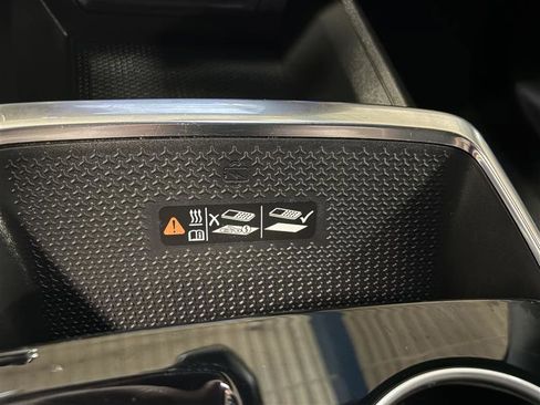 Used 2025 Chevrolet Equinox LT w/ Convenience Package II image 19