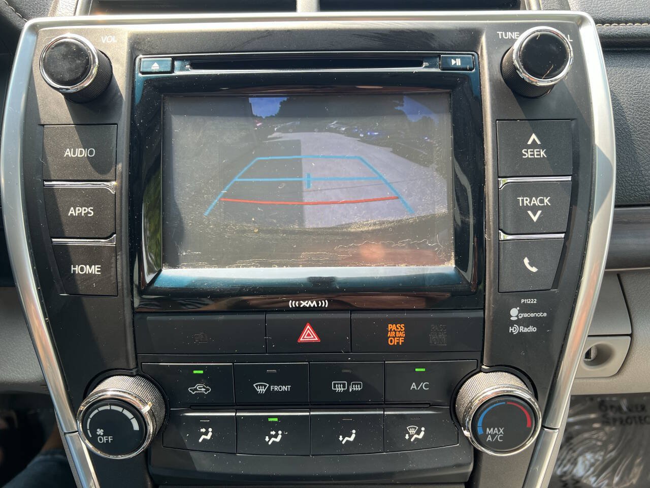 Used 2017 Toyota Camry LE w/ Moonroof Package FWD image 17