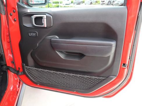 Used 2024 Jeep Wrangler Unlimited Rubicon 4xe AWD/4WD image 26