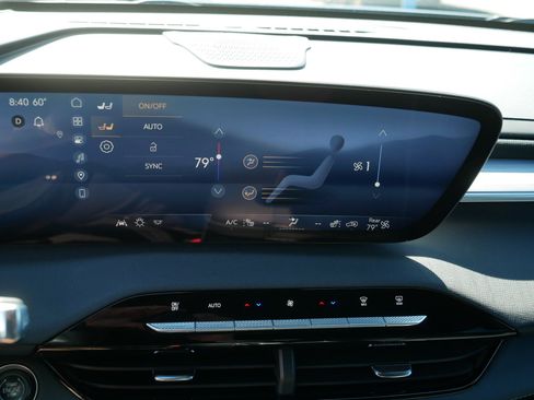 Used 2025 Buick Enclave Preferred image 23