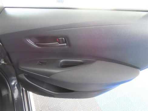 Used 2025 Toyota Corolla LE FWD image 30