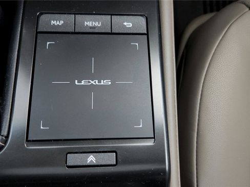 Used 2023 Lexus GX 460 Premium w/ Premium Package image 36