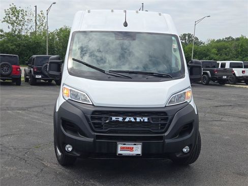 Used 2026 RAM ProMaster 2500 w/ Convenience Group FWD image 2