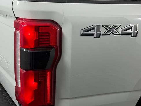 Used 2025 Ford F350 Lariat w/ Black Appearance Package AWD/4WD image 13