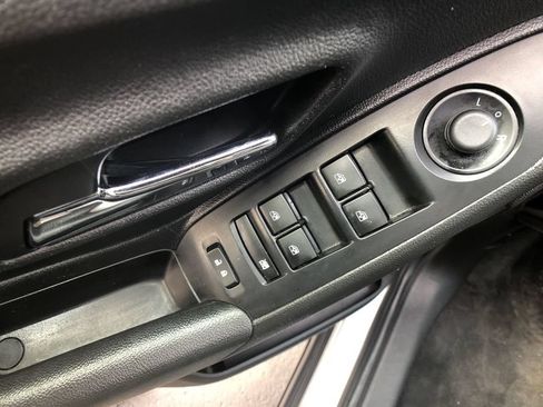 Used 2021 Chevrolet Trax LT FWD image 13