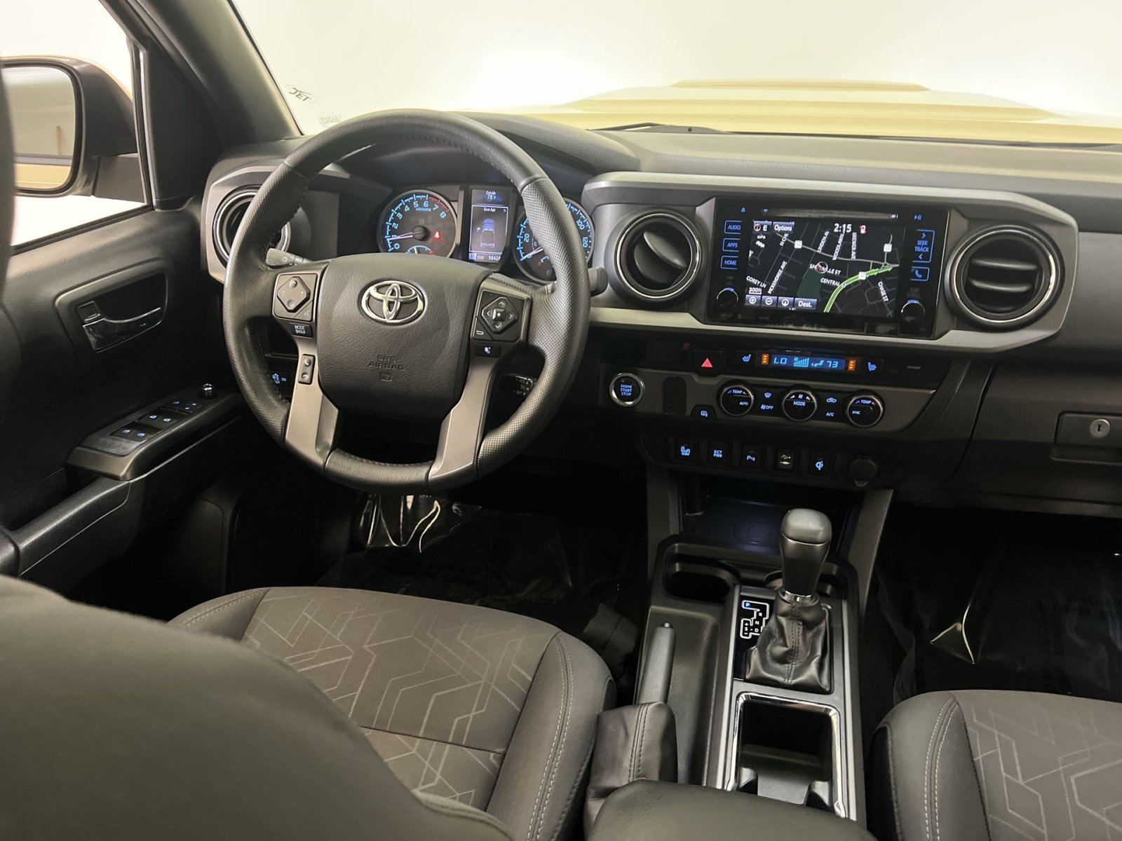 Used 2017 Toyota Tacoma TRD Sport w/ Premium & Technology Package RWD image 35