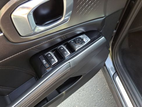 Used 2023 Kia Sorento SX image 15