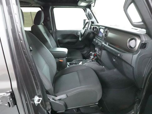 Used 2018 Jeep Wrangler Unlimited Sport S AWD/4WD image 32