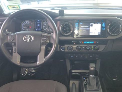 Used 2016 Toyota Tacoma TRD Sport w/ Premium & Technology Package image 13