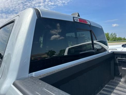 New 2026 RAM 1500 Laramie AWD/4WD image 10