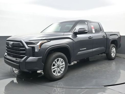 New 2026 Toyota Tundra SR5 w/ SR5 Convenience Package AWD/4WD image 22