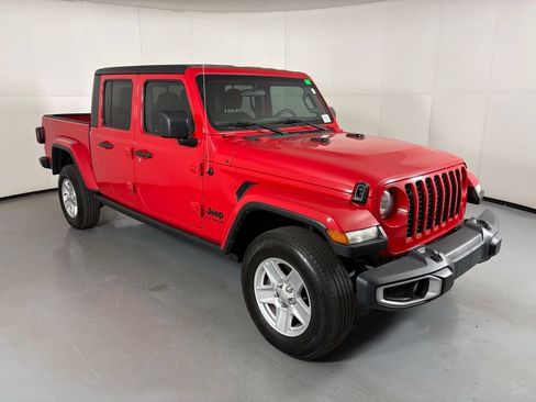 Used 2023 Jeep Gladiator Sport image 2
