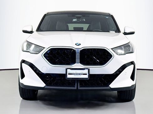 Used 2025 BMW X2 xDrive28i w/ Convenience Package AWD/4WD image 2