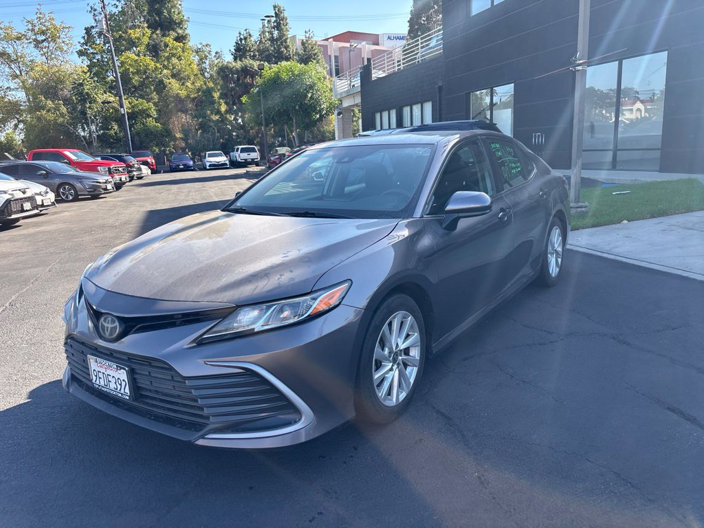 Used 2023 Toyota Camry LE FWD image 7