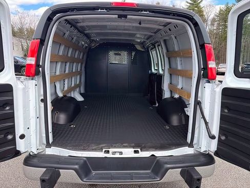 Used 2024 Chevrolet Express 2500 w/ Driver Convenience Package RWD image 23