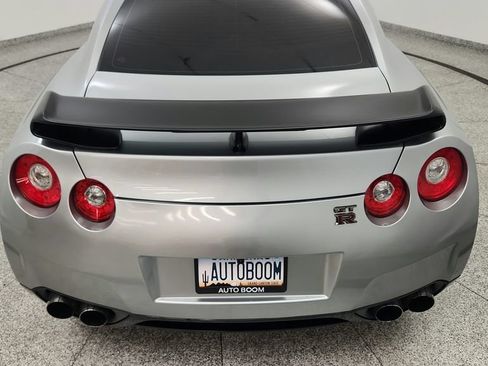 Used 2010 Nissan GT-R Premium AWD/4WD image 18