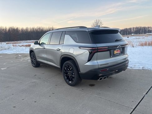 New 2025 Chevrolet Traverse LT w/ Midnight/Sport Edition image 7