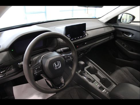 Certified 2023 Honda Accord EX image 13